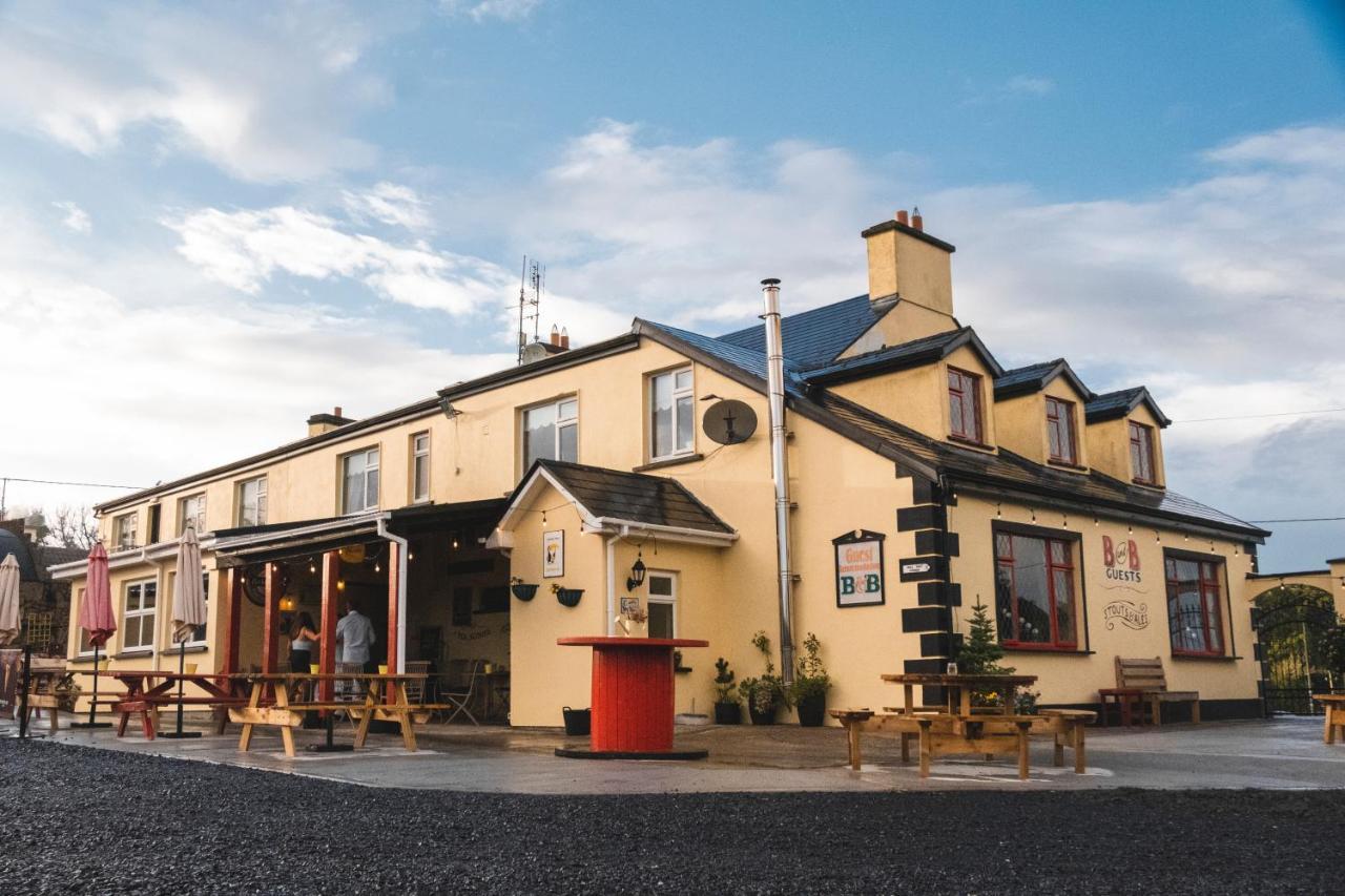 The Village Inn Bohola Экстерьер фото
