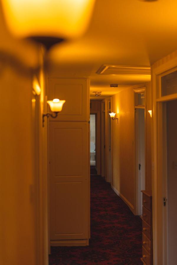 The Village Inn Bohola Экстерьер фото